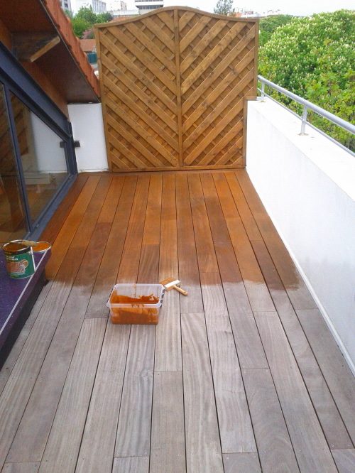 Quelques conseils pour entretenir sa terrasse en bois - aufoyer.fr